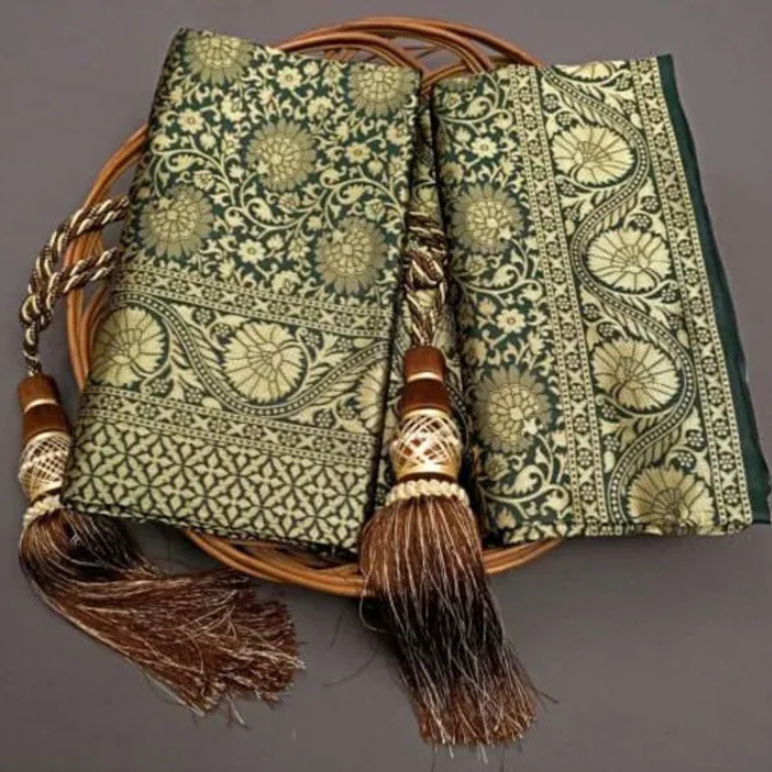 High-quality  Unstitched Banarasi Silk Saree For Women