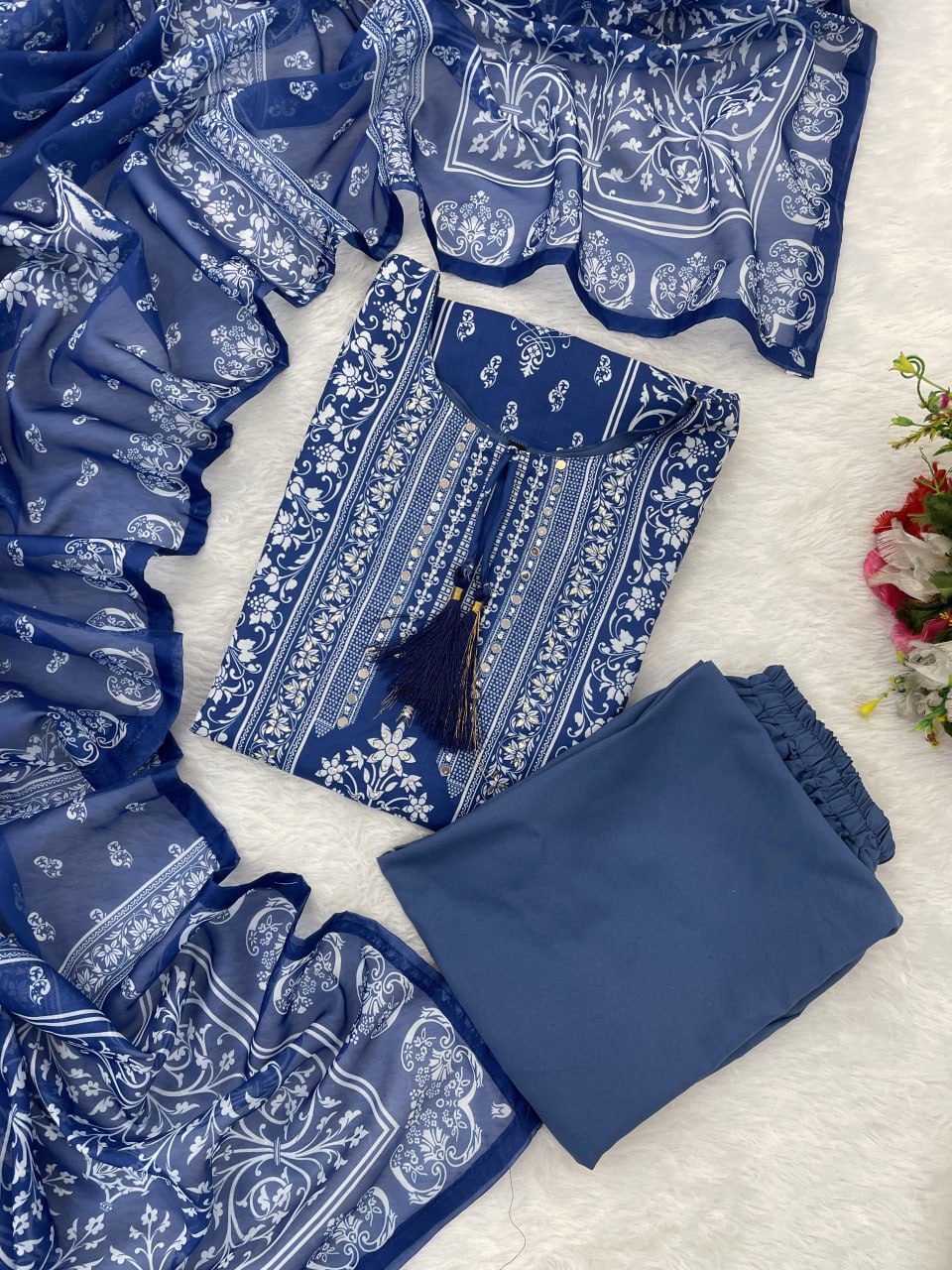 Mirror Muse – Elegant Digital Print Suit Set