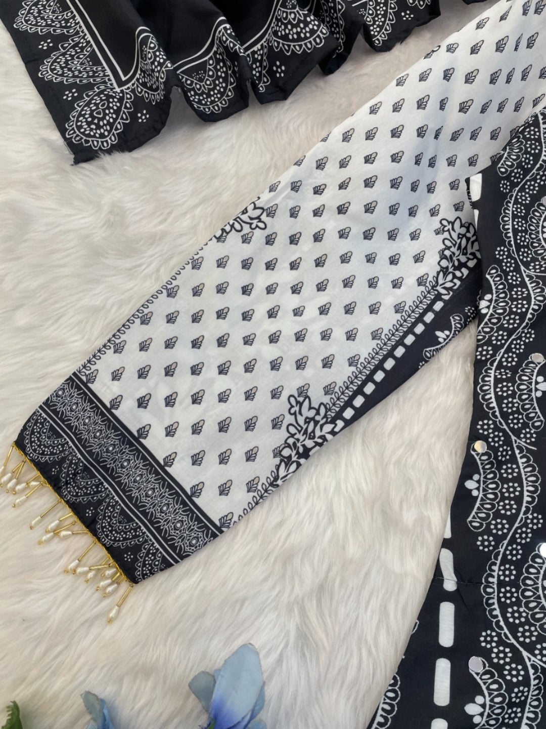 Dazzling 3-peice cotton Suite