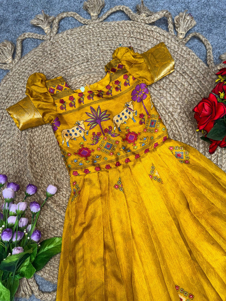 Designer Chinon Silk Digital Printing Saree with Piping Border, Authentic Mirror Work