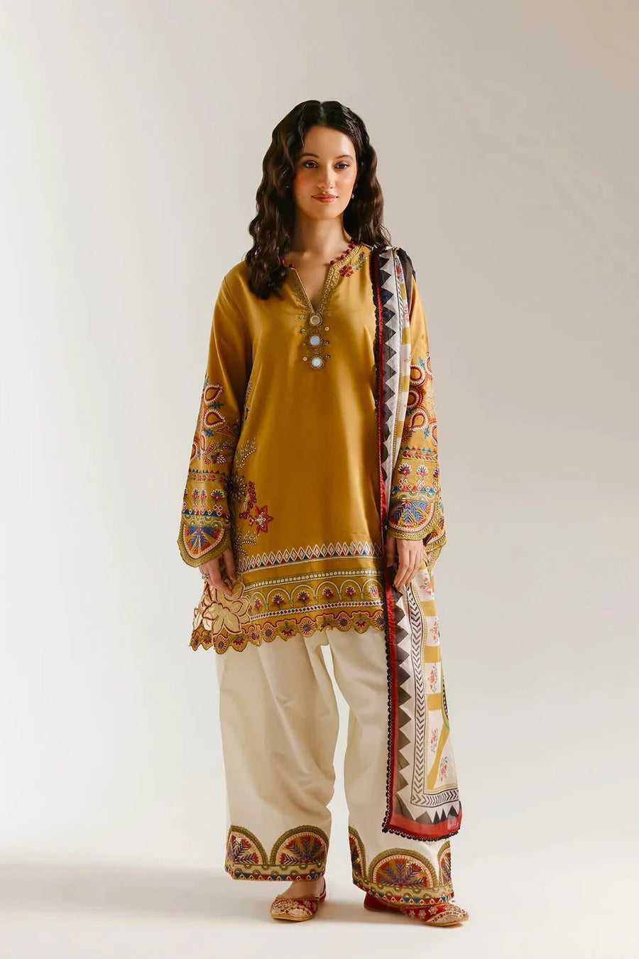 Heavy Embroidered 3-Piece Farshi Trouser Suit with Chiffon  Dupatta | Ready To Wear