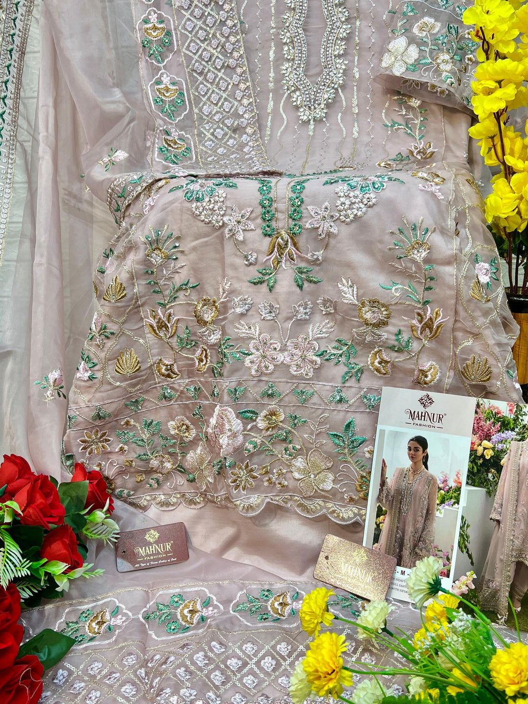 Mahnur Diamond Elegance suit