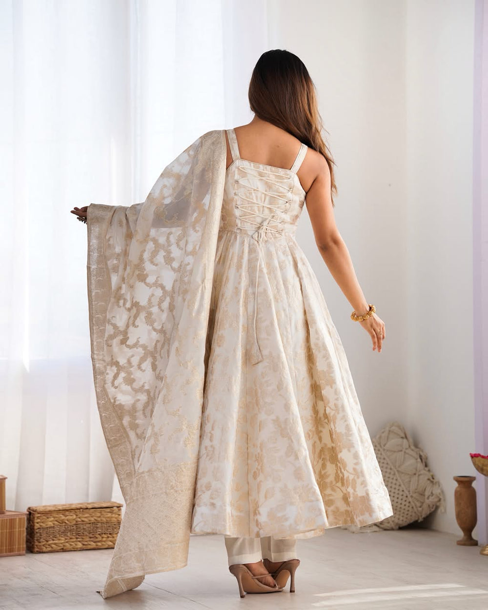 Luxury Banarasi Jacquard Dola Silk 3-Piece Ready-to-Wear Anarkali Suit – view 8