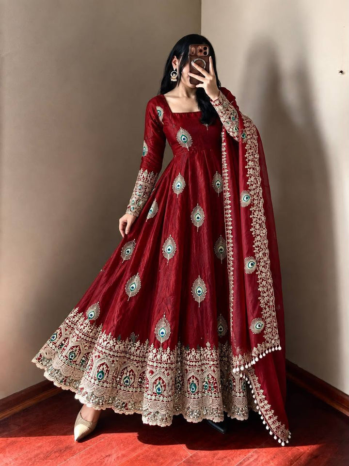 Luxury Fendy Silk 3-Piece Ready-to-Wear Embroidered Gown Set – view 6