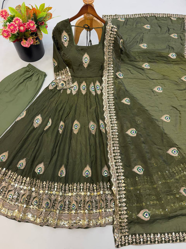 Luxury Fendy Silk 3-Piece Ready-to-Wear Embroidered Gown Set – view 69